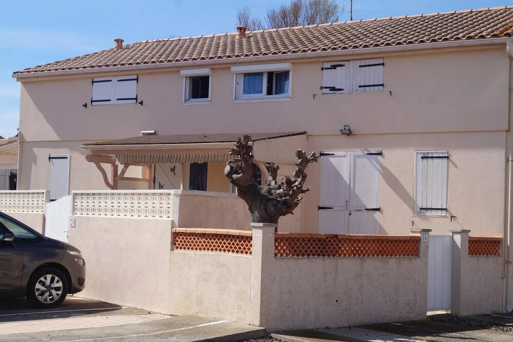House With 2 Bedrooms in Portiragnes, With Pool Access and Furnished G