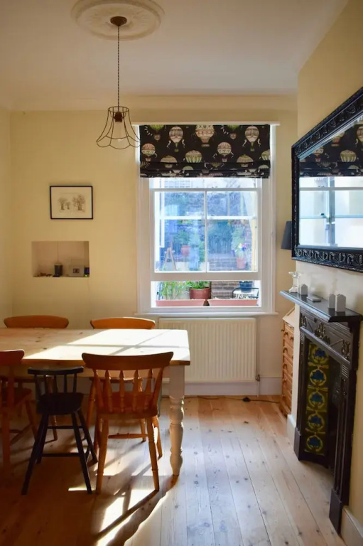 Bright 2 Bedroom House in Central Brighton