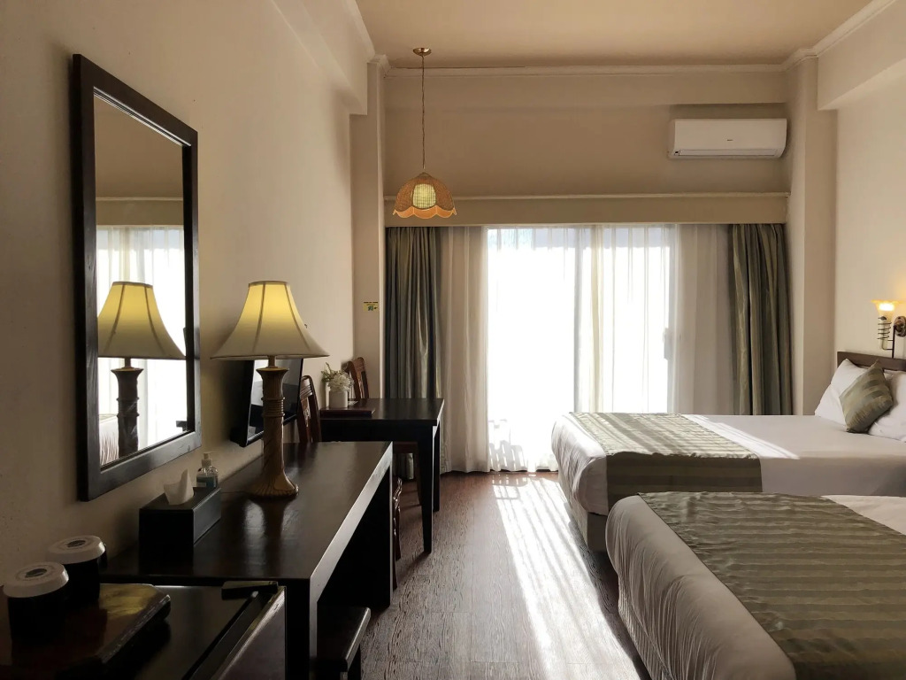 Holiday Saipan Hotel