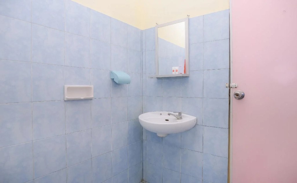 Oyo 884 Rumoh Pmi Hotel