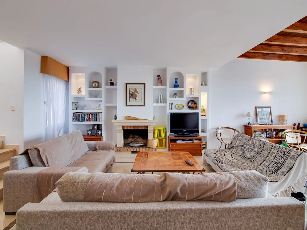 Plush Holiday Home in Marbella With Swimming Pool
