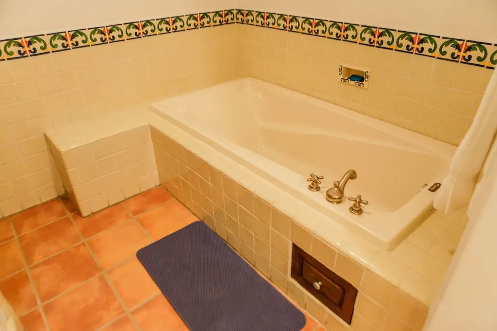 Las Mananitas C204 3 BR by Casago