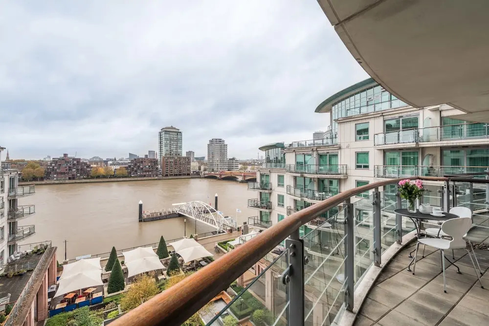 Stunning Flat Overlooking the Thames
