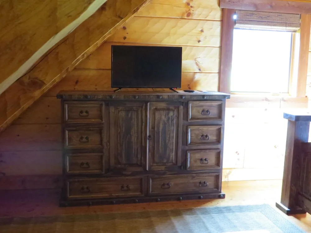 Southern Comfort Lakeside Cabin Resort