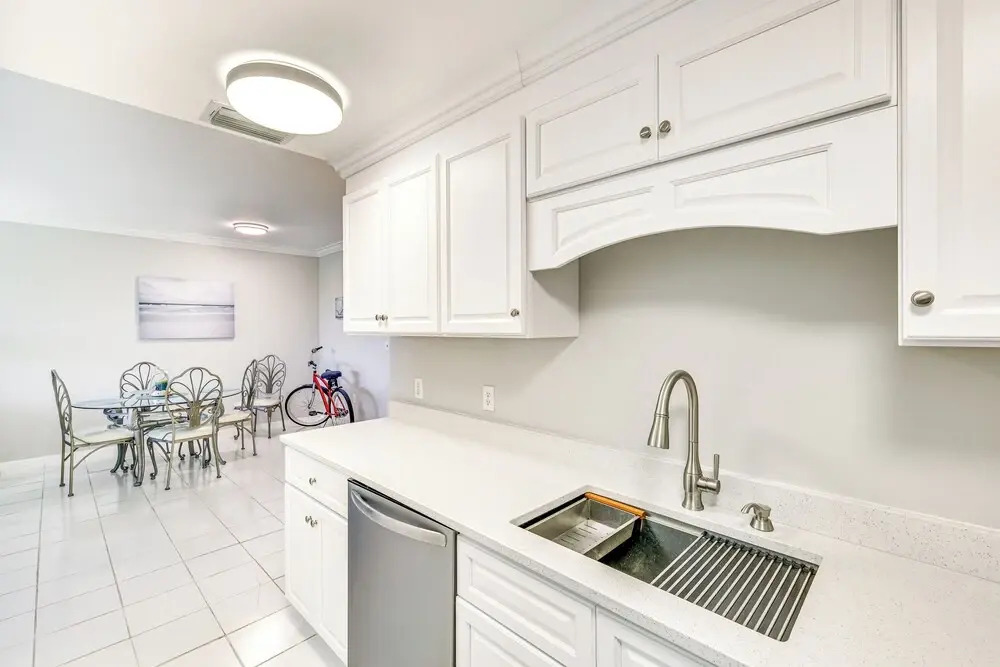 Sleek Naples Condo w/ Balcony: Snowbirds Welcome!