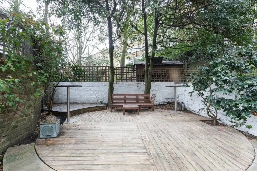 Beautiful 5 Bedroom Home With Garden in South Kensington