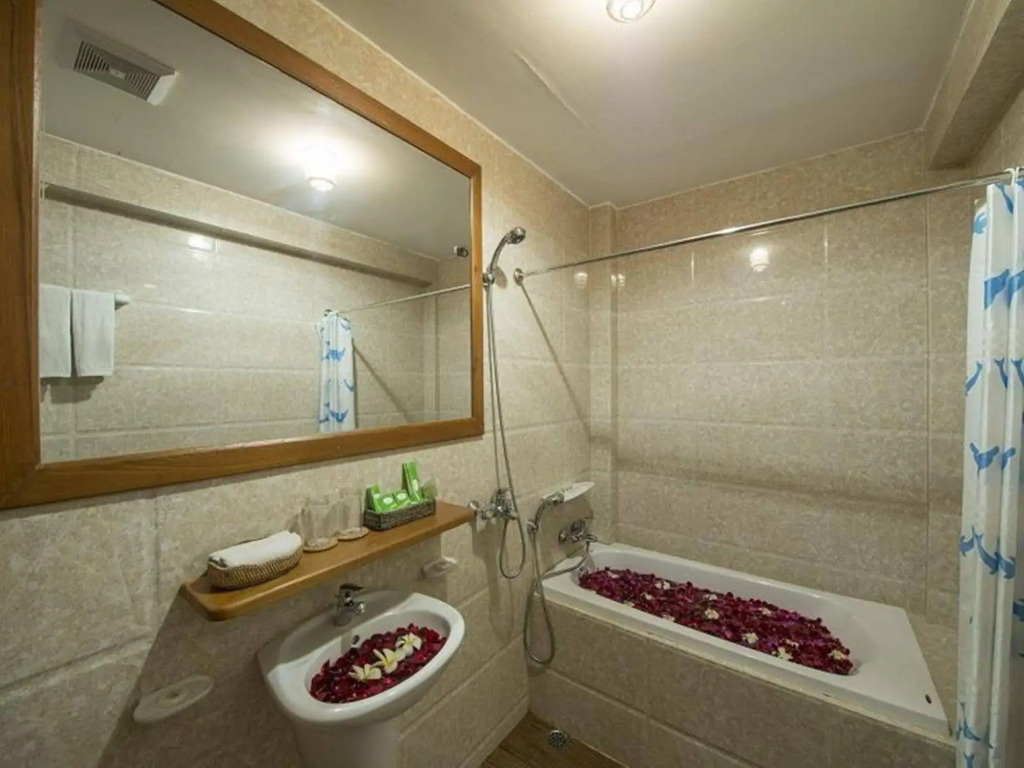 Crown Prince Hotel