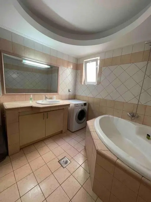Spacious Apartment Nearby the Sea - 3 Bedrooms