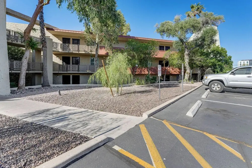 Scottsdale Condo w/ Community Pool & Hot Tub!