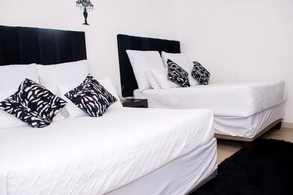 Selina Airport Lodge #Emzini
