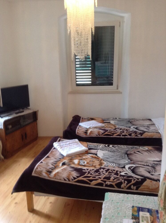 Kulusic (Private Accommodation)