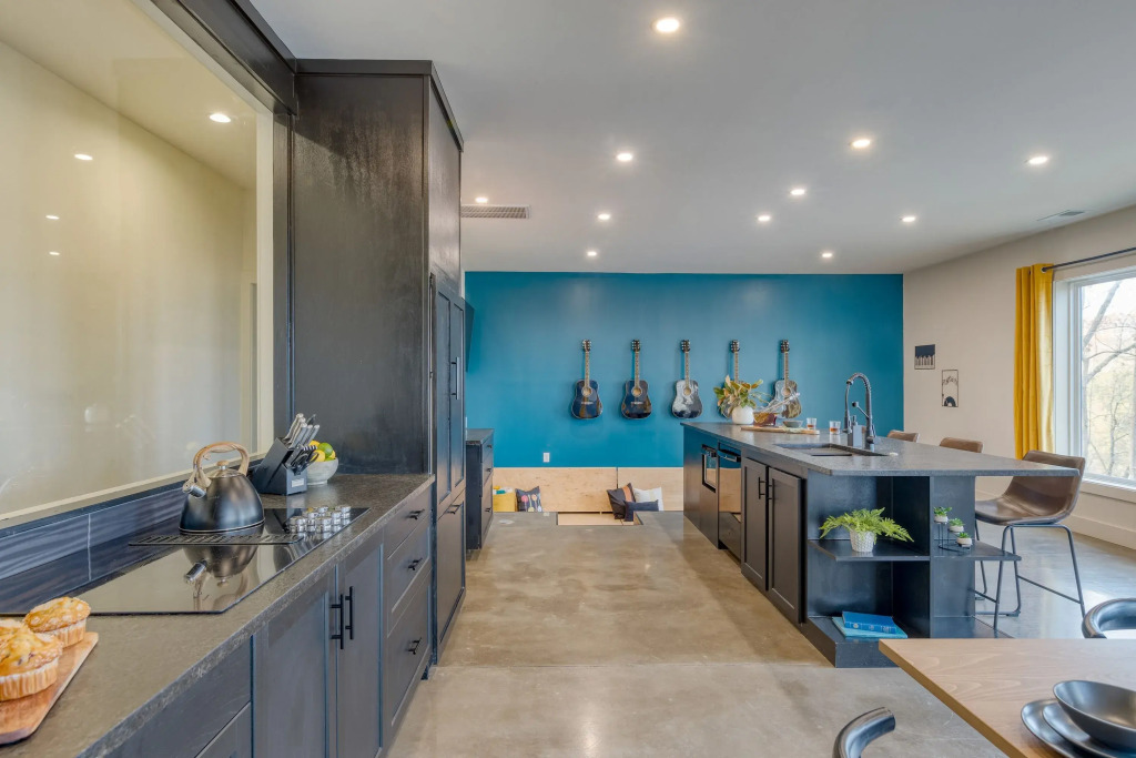 Dark Horse by Avantstay Secluded 5bdr w/ Hot Tub, Game Room, Deck Forest Views