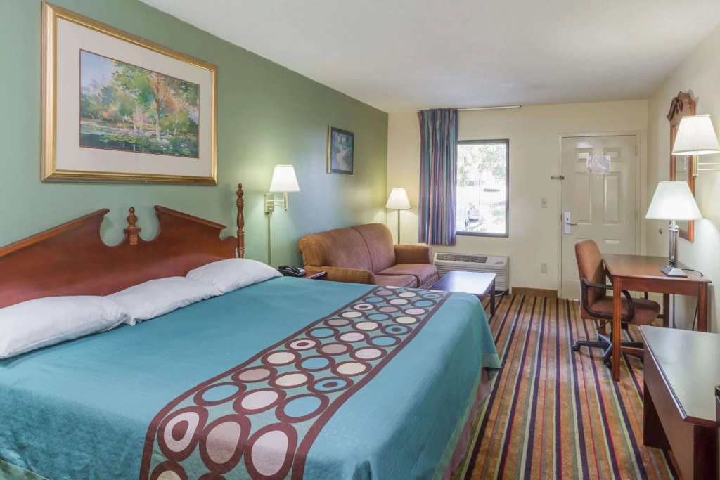 Super 8 by Wyndham Norcross/I-85 Atlanta