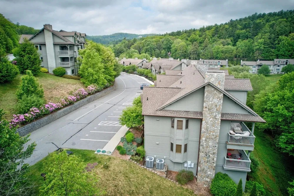 Chetola Berkshires 3 - 3BR With 2 Sleeper Sofas-walk To Blowing Rock