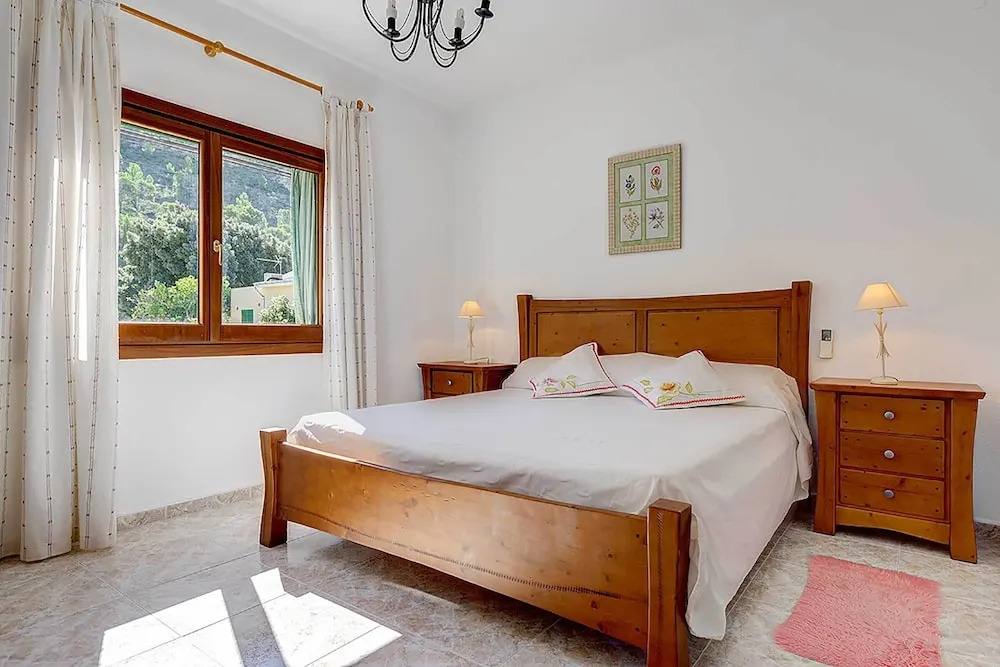 Villa Las Flores by Villa Plus