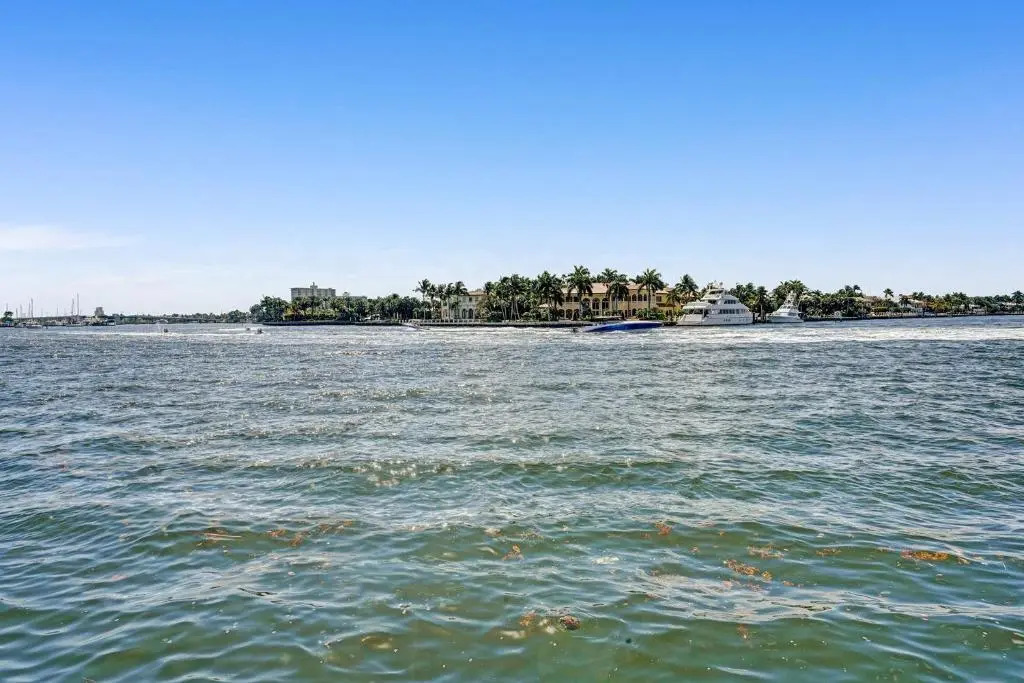 Fort Lauderdale Yacht and Beach Club 209