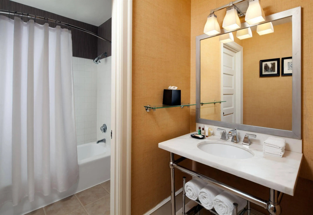 The Gunter Hotel San Antonio Riverwalk, a Tribute Portfolio Hotel