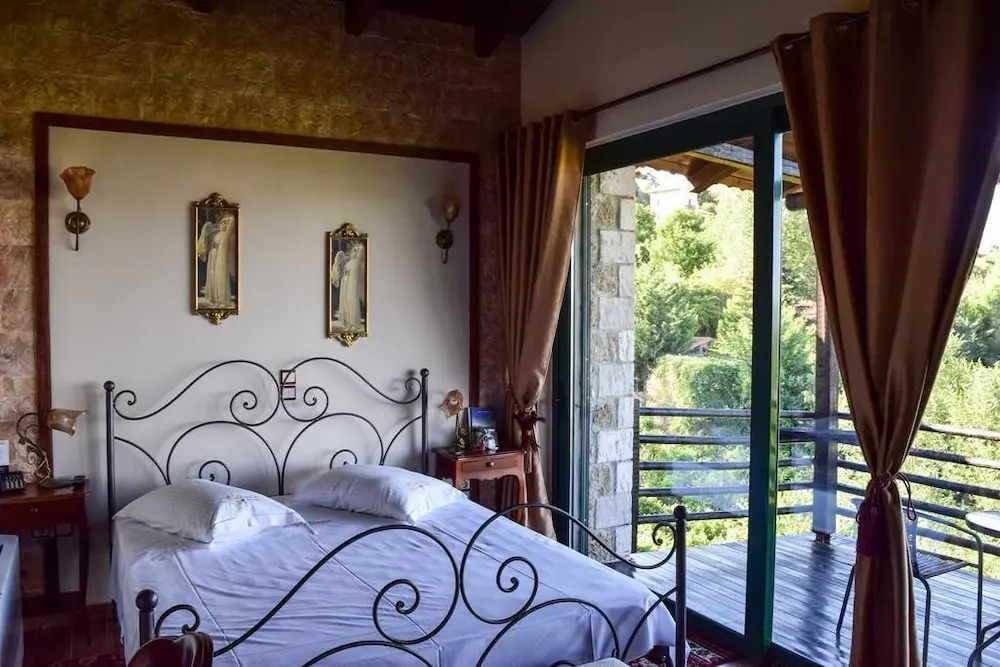 Vathyskia Guesthouse