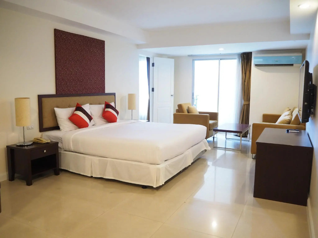 Romance Hotel Srinakarin