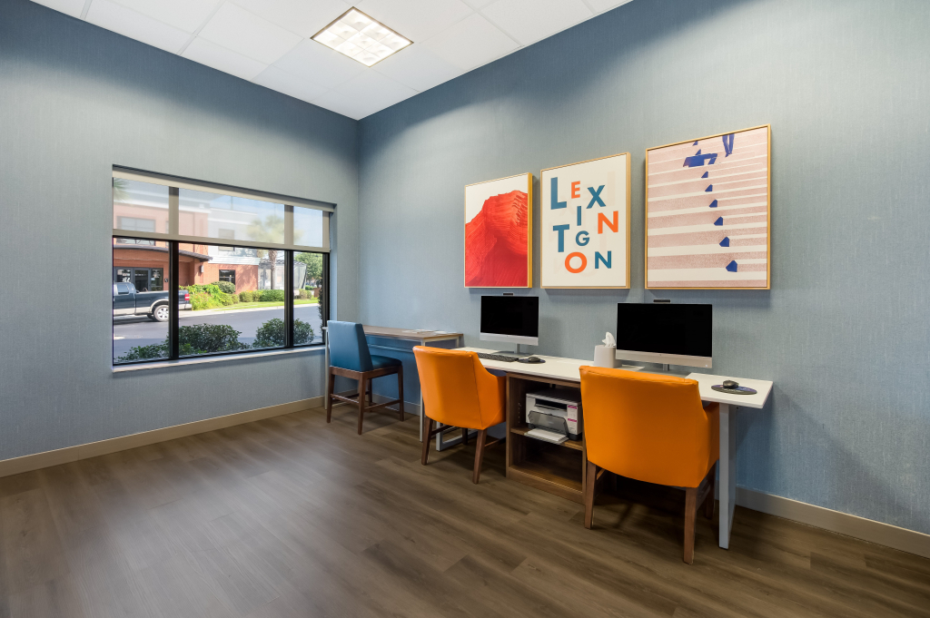 Отель Holiday Inn Express & Suites Lexington