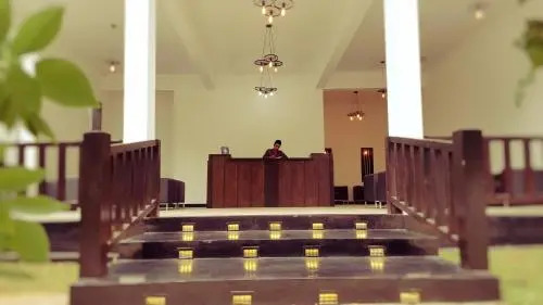 Lakmini Lodge Restaurant & Bar