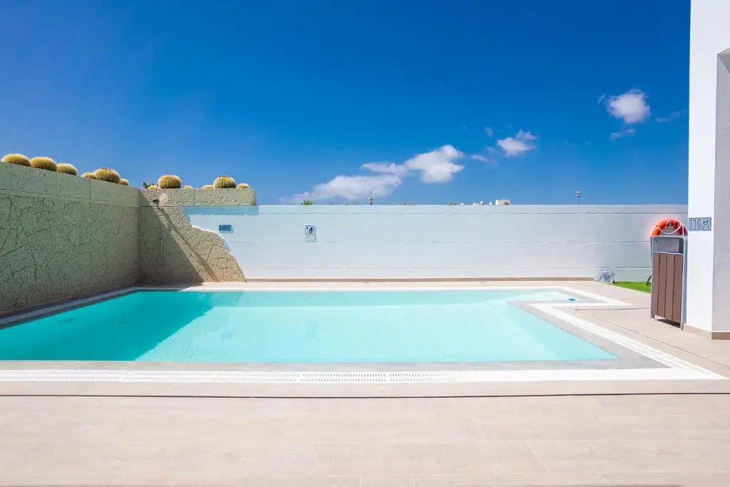 Sea Breeze Villas Lapa and Claca