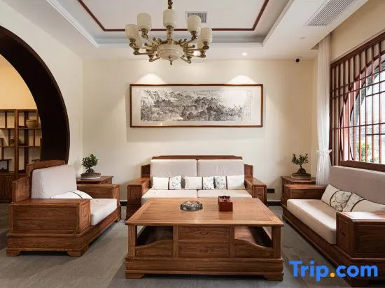 Xiqiao Night Language River View Homestay (Phoenix Ancient City Lijiang Branch)
