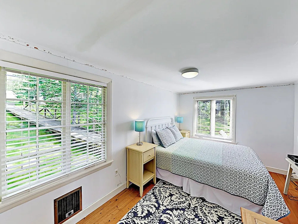New Listing! Charming W/ Dock & Bay Views 2 Bedroom Cottage