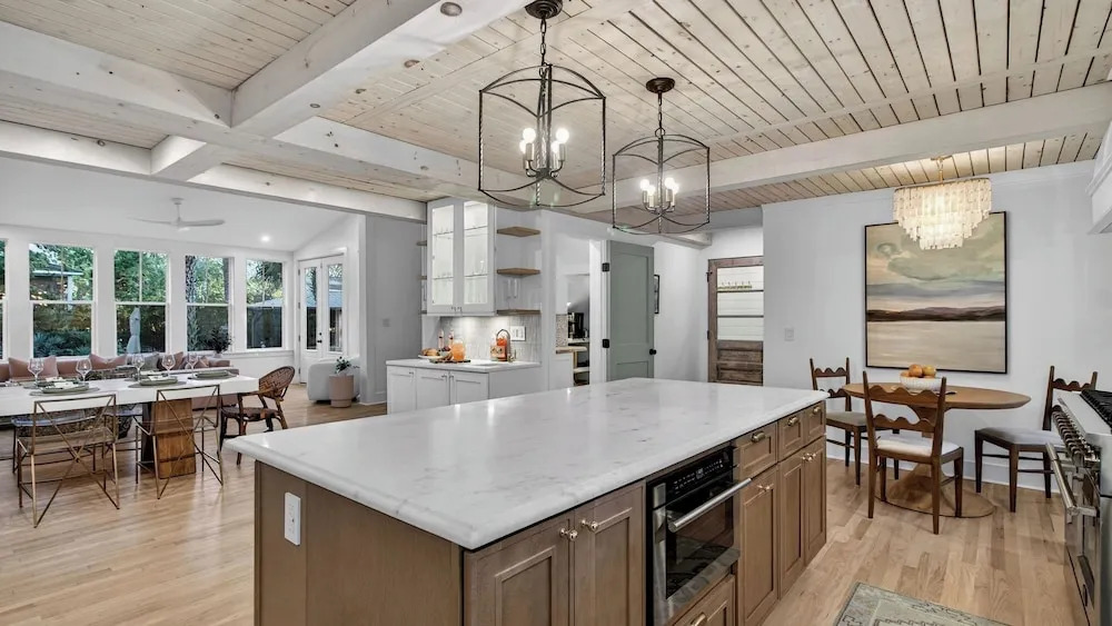 Sparrow Haus by Avantstay Luxe Isle of Palms Retreat Pool + Firepit + Outdoor Lounge