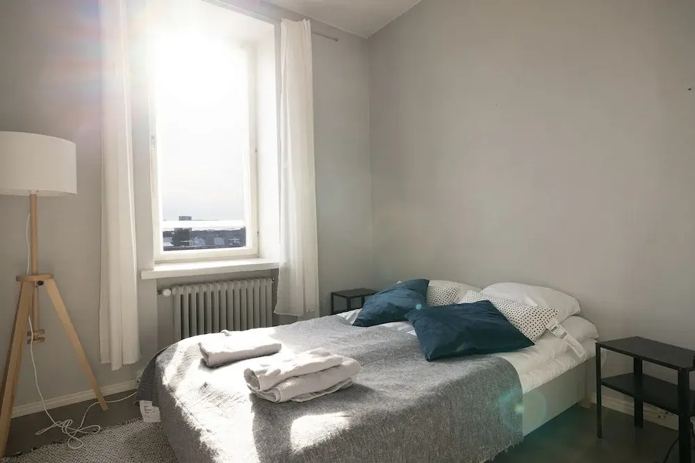 2ndhomes Central 1BR Top Floor Home