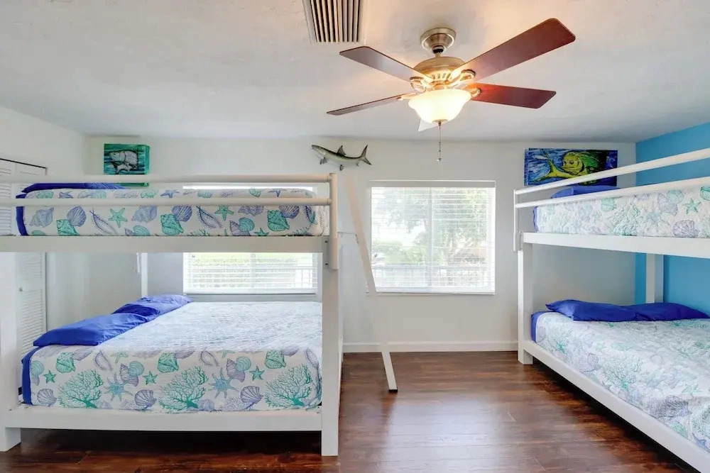 Walk to Beach: Waterfront Home in Marathon