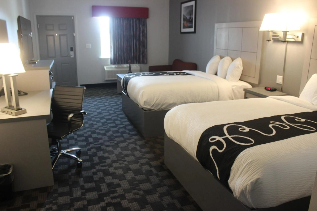 Paris Inn & Suites