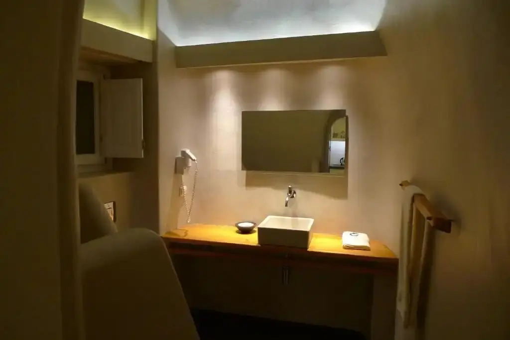 Altana Cliffside Villas