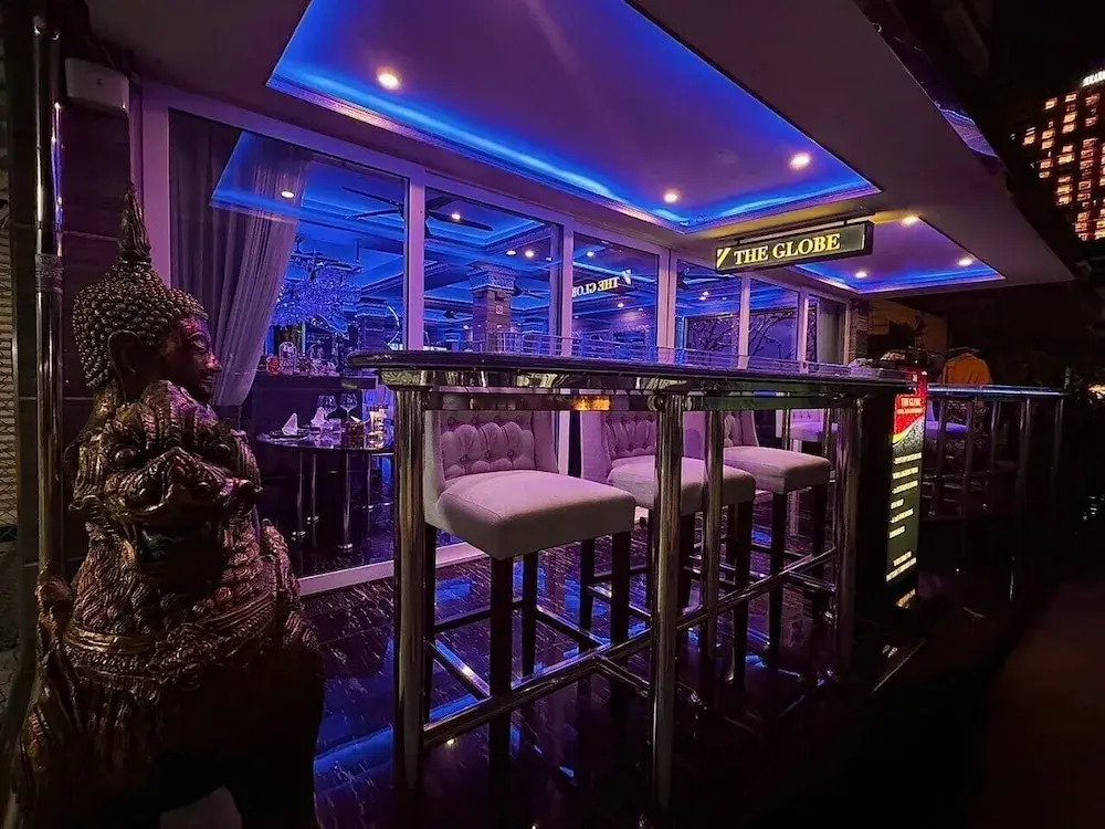 The Globe Hotel Bar and Restaurant