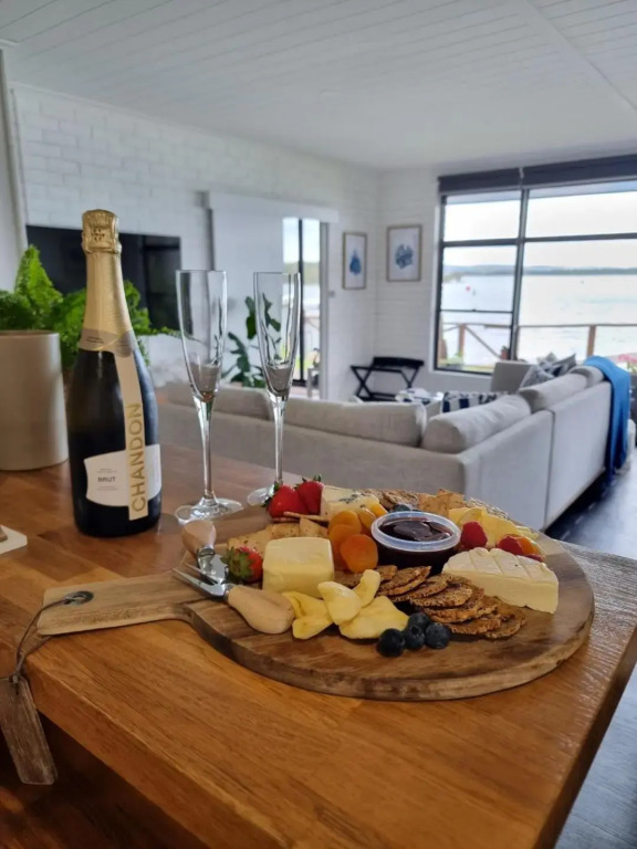 Serenity by the Lake - Romantic Waterfront Couples Getaway
