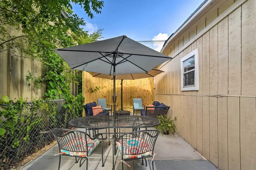 ~ 1 Mi to Pier & Beaches! Family Home in Galveston