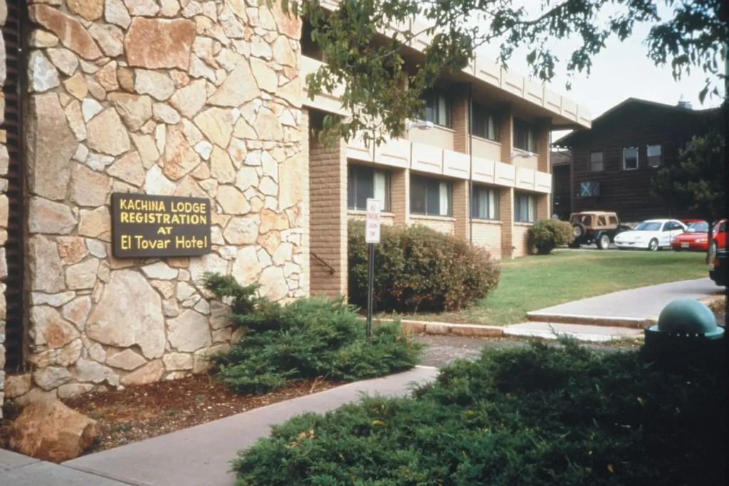 Kachina Lodge - Inside the Park