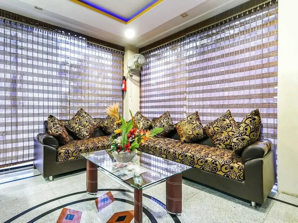 Hotel Wellfare Marina by OYO Rooms