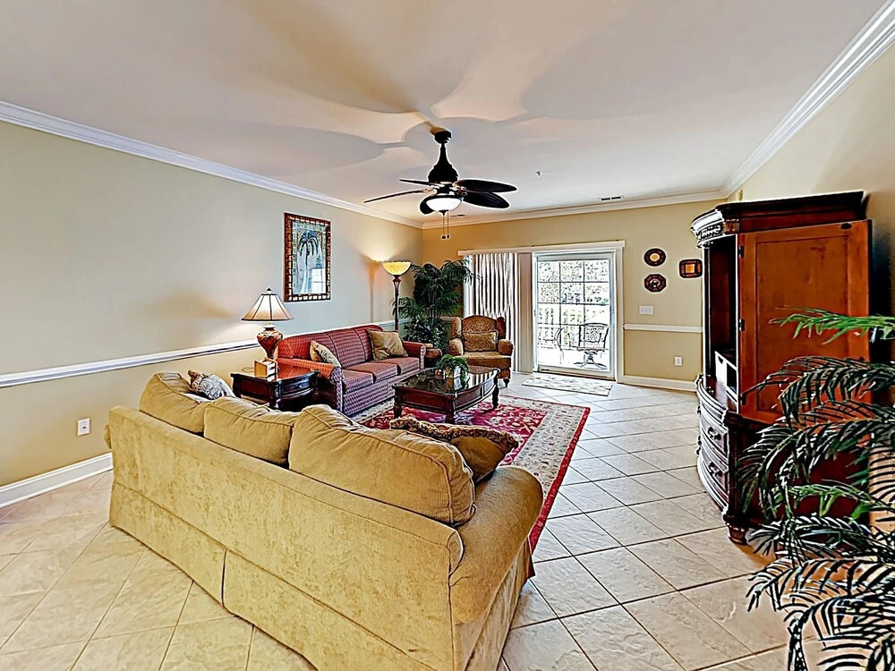 New Listing! Centrally Located W/ Pool 3 Bedroom Condo