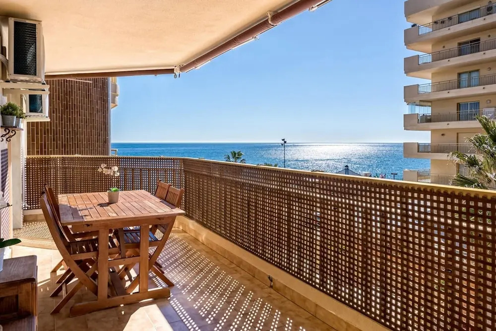 Dona Sofia - Fuengirola Promenade Apartment With Stunning Sea Views, Wifi