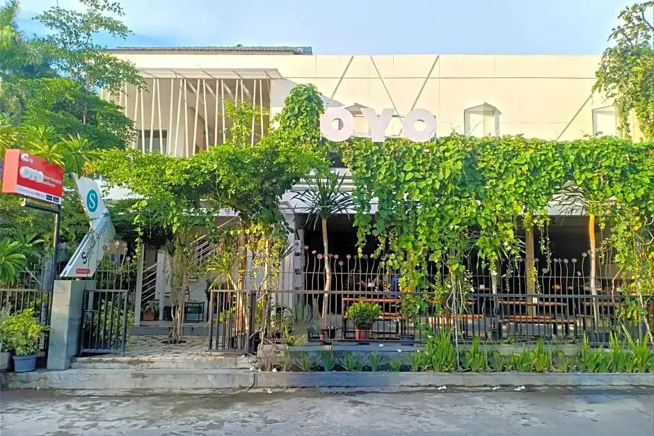 OYO 2510 Selasar Senggigi Residence