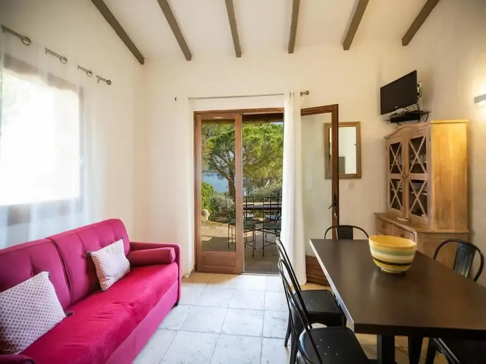 Villa for 6 by the Mediterranean Sea