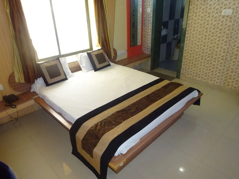 Hotel Raj Palace by Sky Stays