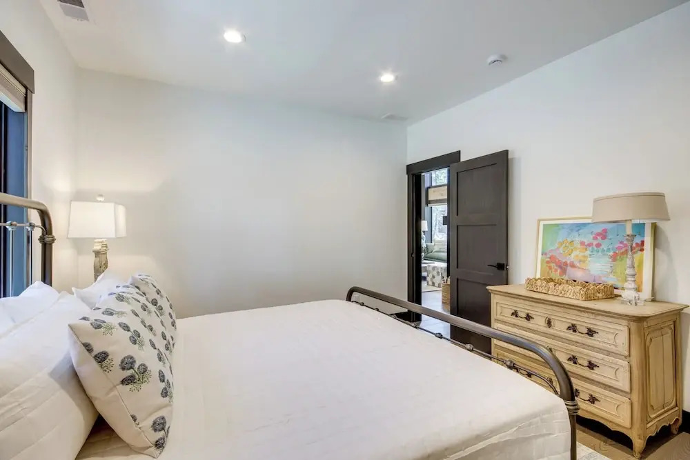 2 Mi to Big Sky Resort: Luxe Mtn-view Retreat!
