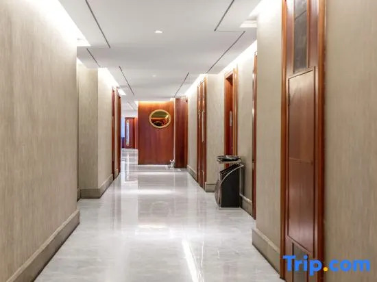 Royal Plaza Hotel