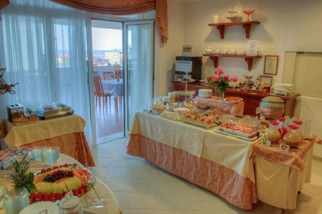 Hotel Noris
