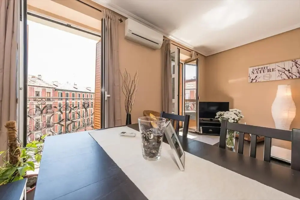 Cozy Urban Apt. Historic District - Sol