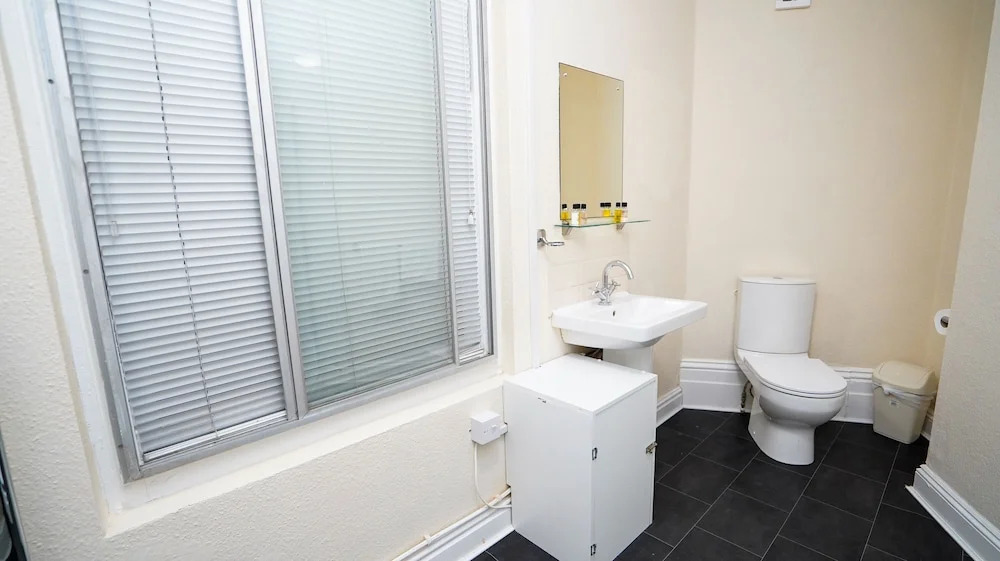 E2M Stays Lowestoft High street
