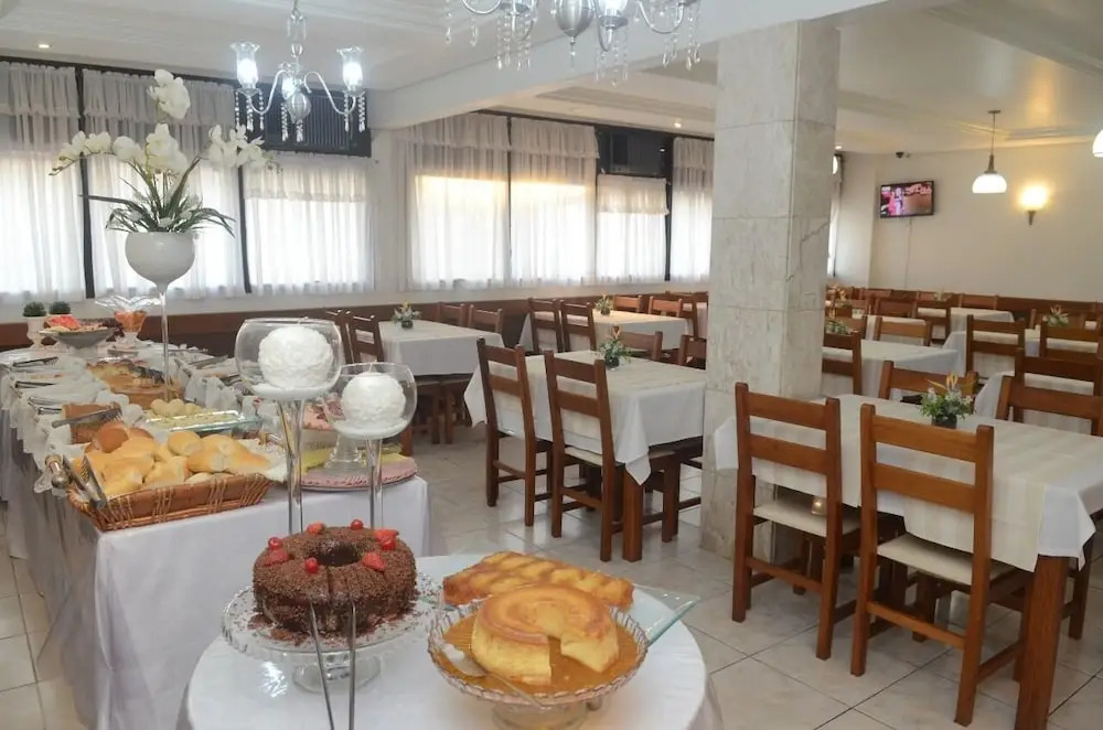 River Hotel