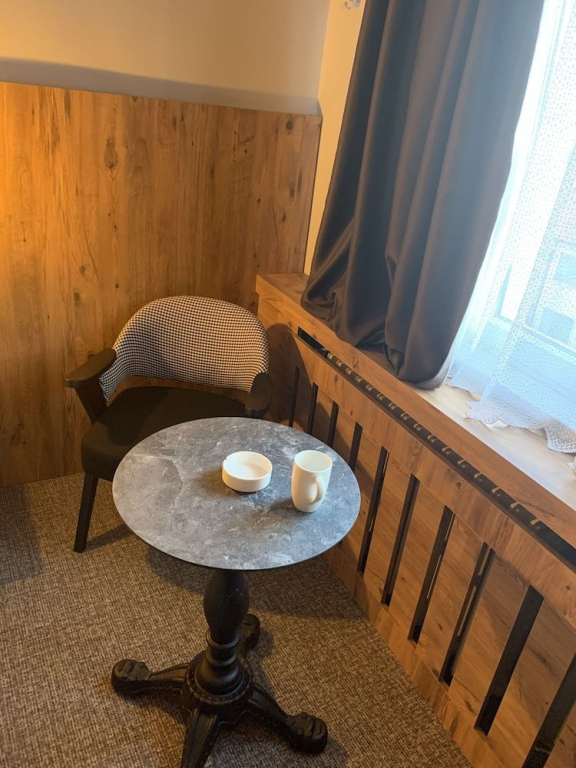 Otel 374